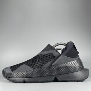 Nike Go FlyEase Women's Size 8.5 Triple Black Athletic Shoes Running Sneaker NEW